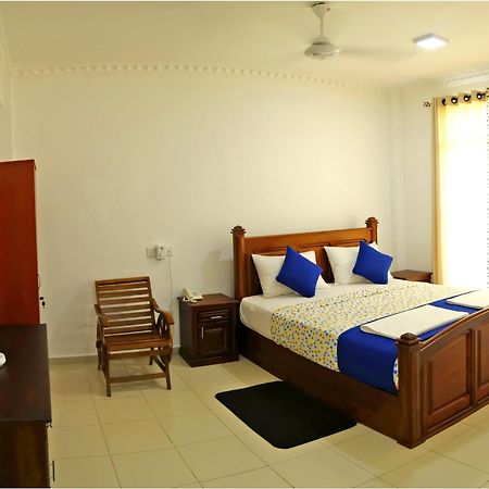 Ronaka Airport Transit Hotel Katunayaka Екстериор снимка