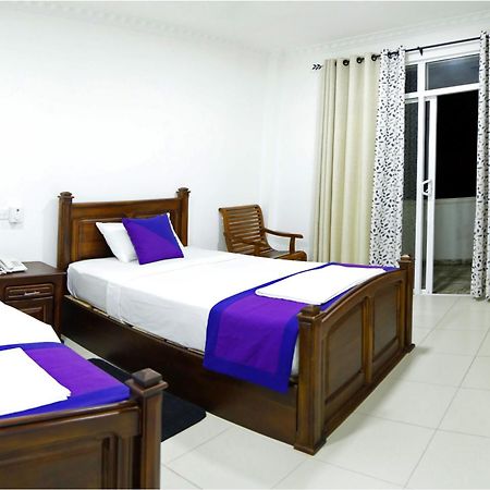 Ronaka Airport Transit Hotel Katunayaka Екстериор снимка