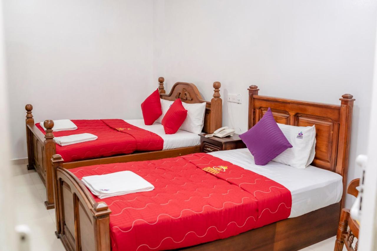Ronaka Airport Transit Hotel Katunayaka Екстериор снимка