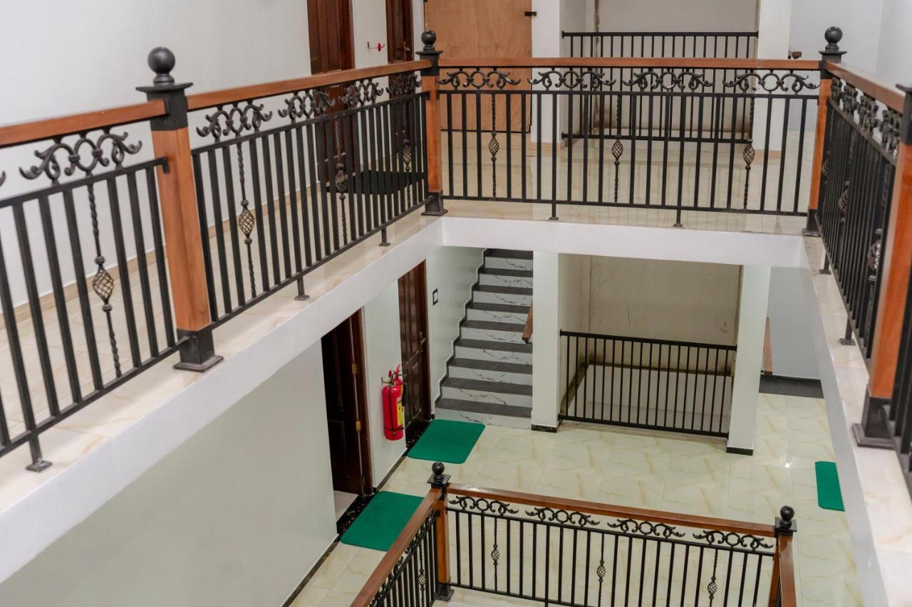 Ronaka Airport Transit Hotel Katunayaka Екстериор снимка