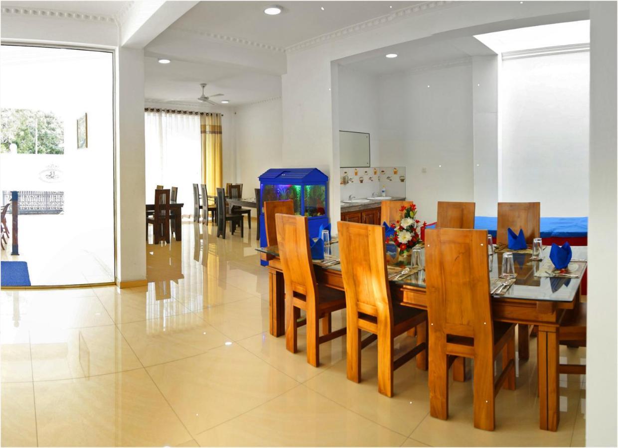 Ronaka Airport Transit Hotel Katunayaka Екстериор снимка