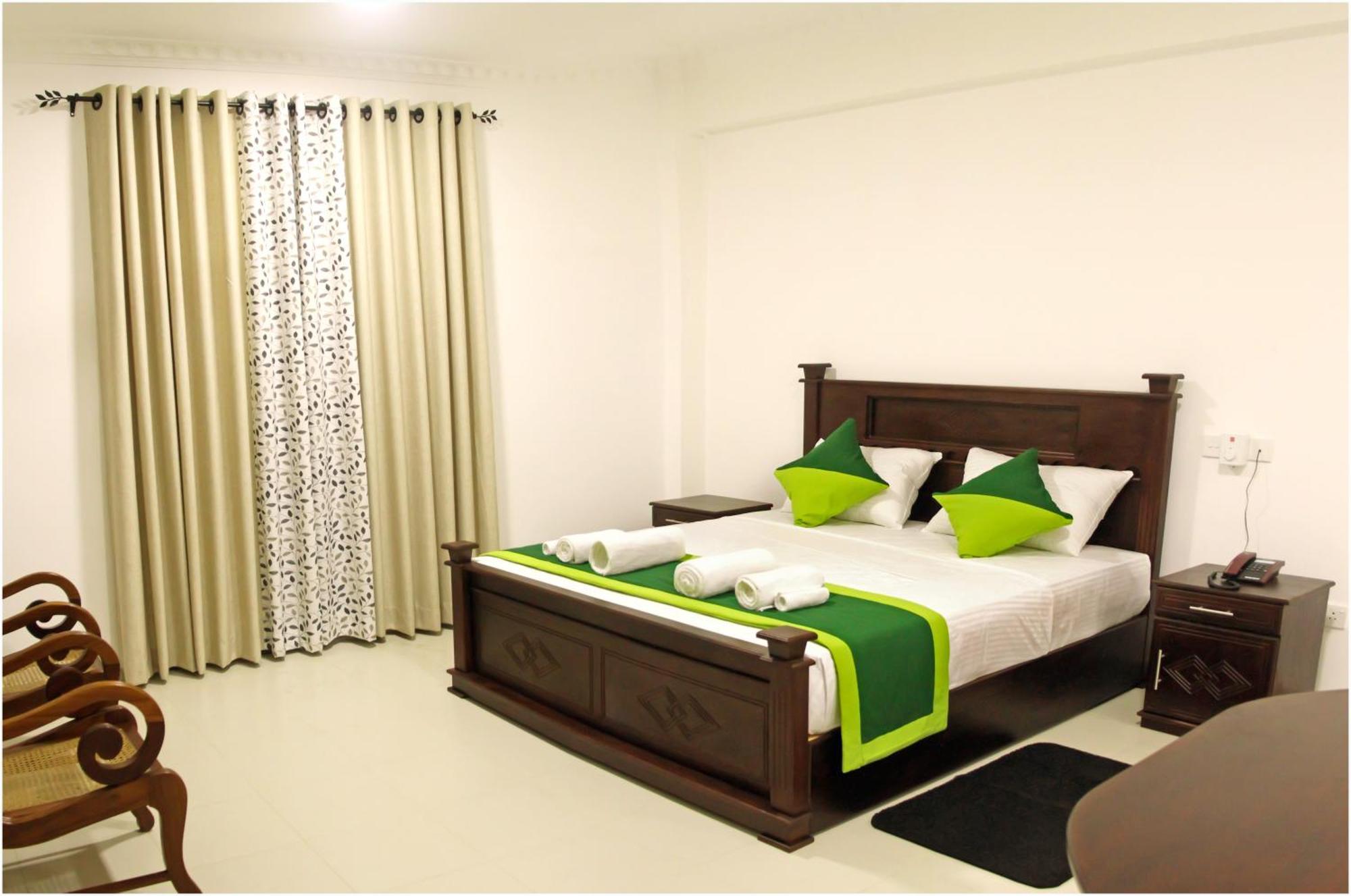 Ronaka Airport Transit Hotel Katunayaka Екстериор снимка