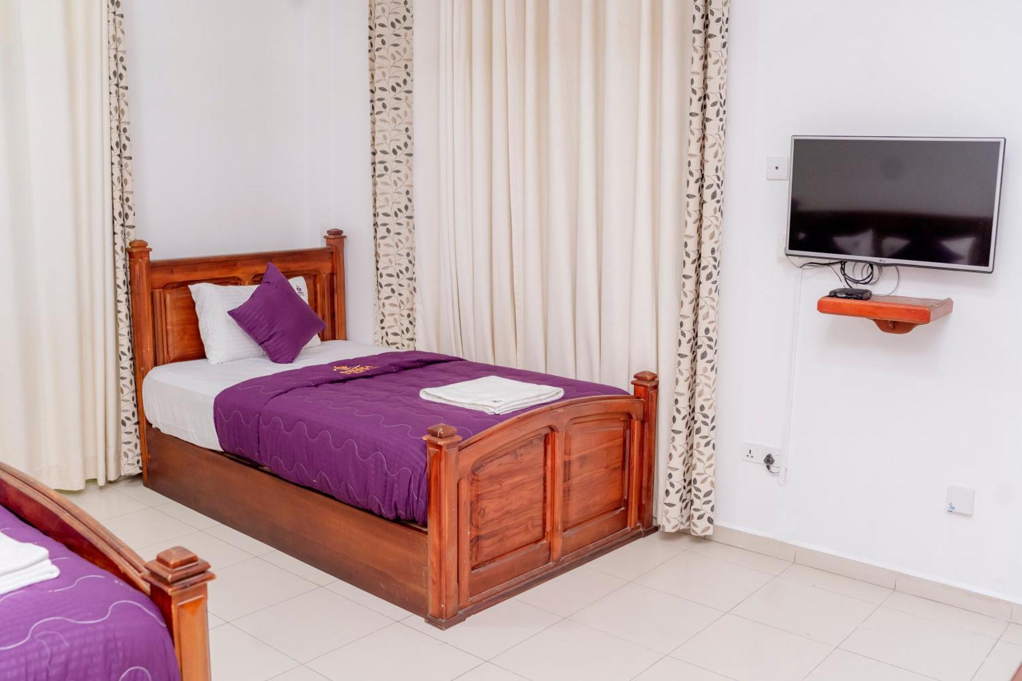 Ronaka Airport Transit Hotel Katunayaka Екстериор снимка