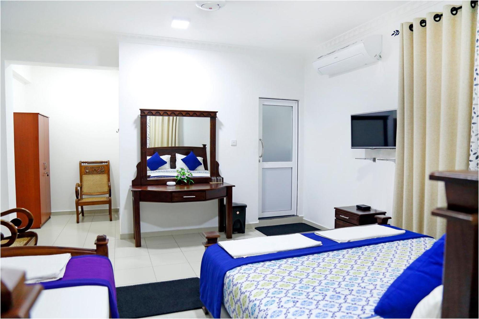 Ronaka Airport Transit Hotel Katunayaka Екстериор снимка