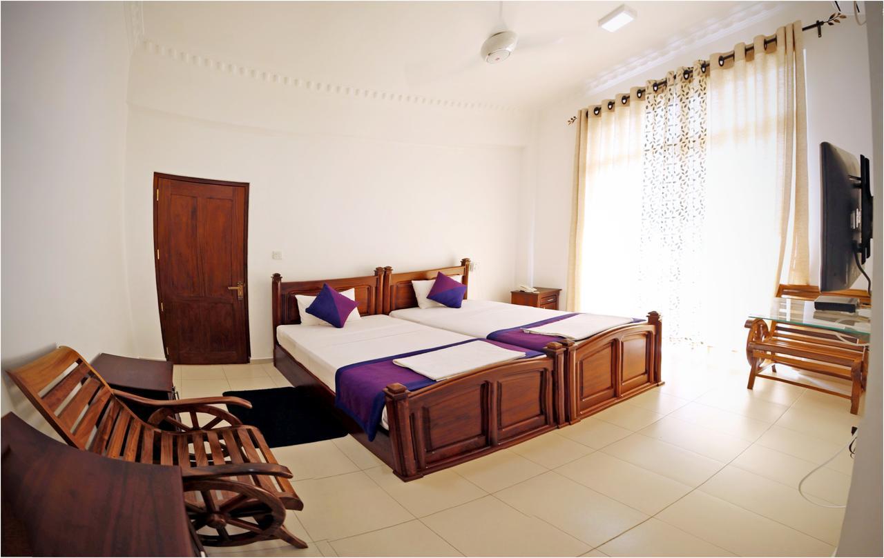 Ronaka Airport Transit Hotel Katunayaka Екстериор снимка
