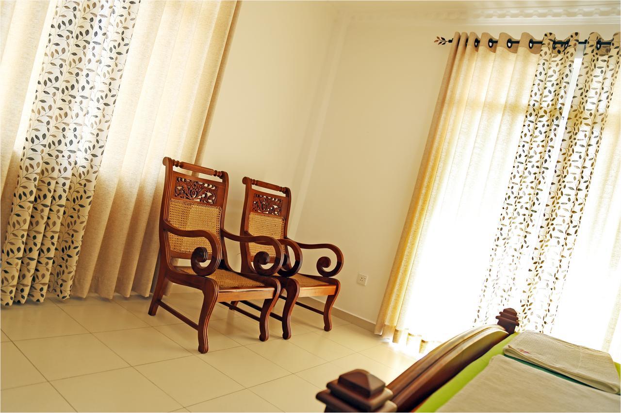 Ronaka Airport Transit Hotel Katunayaka Екстериор снимка