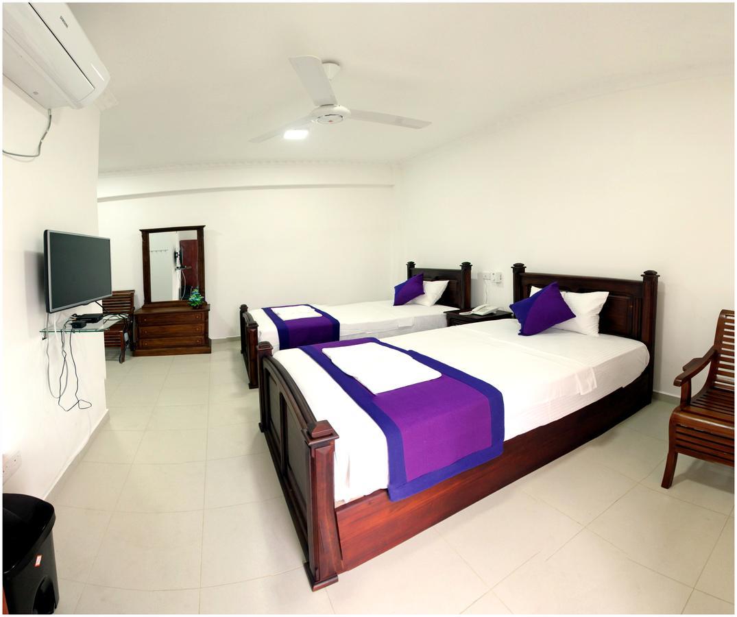 Ronaka Airport Transit Hotel Katunayaka Екстериор снимка